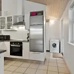 펜션 Three-bedroom With A Fireplace 08