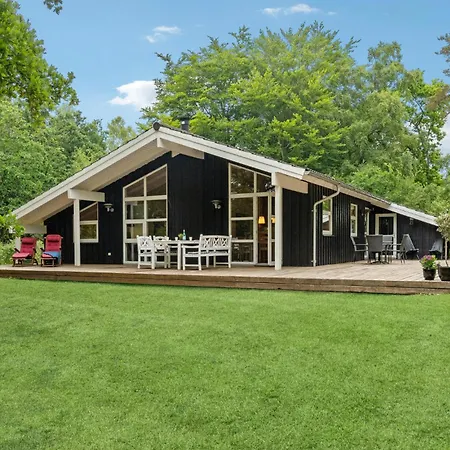 Three-bedroom With A Fireplace 08 Дом отдыха