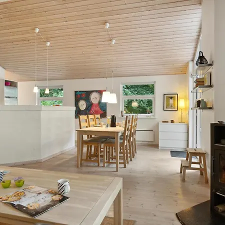 Three-bedroom With A Fireplace 08 Hadsund