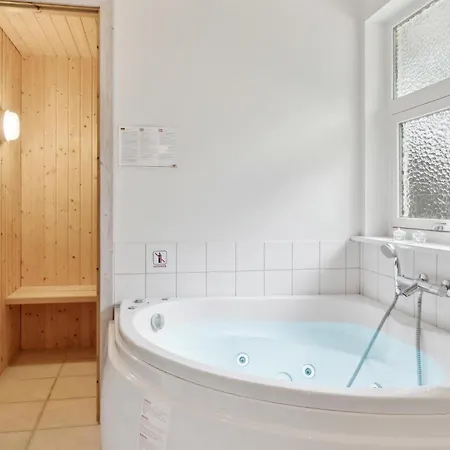 Three-bedroom With A Fireplace 08 Feriehus Hadsund