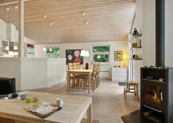Three-bedroom With A Fireplace 08 Hadsund