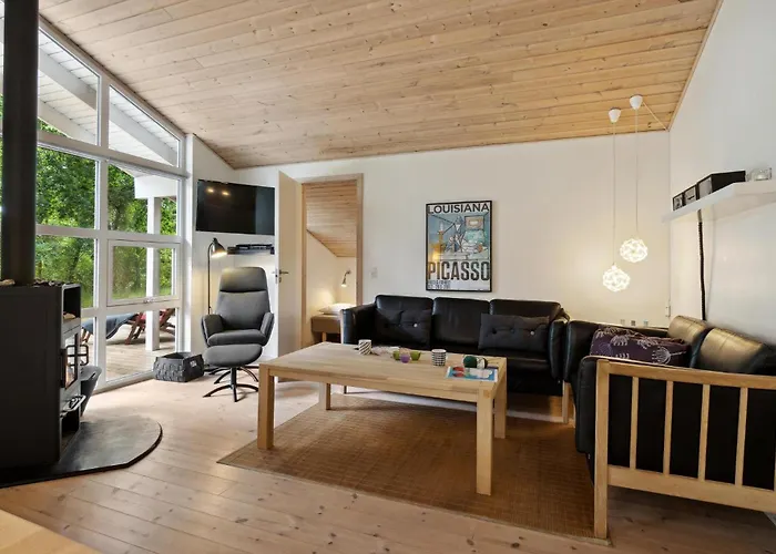 Three-bedroom With A Fireplace 08 * Hadsund